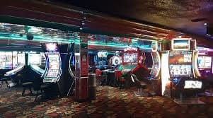 Bàn chơi live casino trực tiếp với dealer thật tại bacarat trên điện thoại di động
